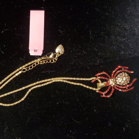 New Betsey Johnson Long Gold Tone Chain Rhinestone Spider Pendant Necklace. - Picture 7 of 11